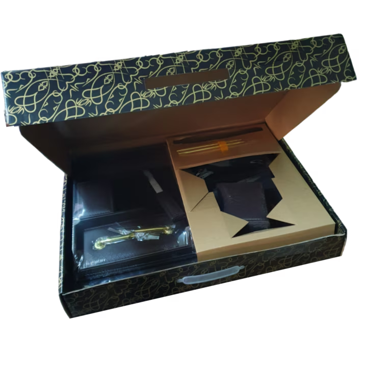 Set birou 7 piese piele ecologica cu mapa birou, suport notes, suport documente, tavita documente, suport stand 2 pixuri, suport instrumente de scris, cutit pentru corespondenta, maro